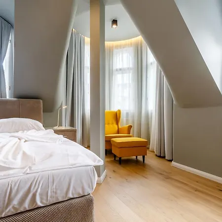 Bohemia Rhapsody Apartment *